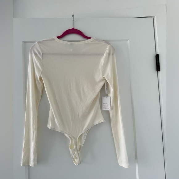 Aritzia Long Sleeves Bodysuit Size Small - Picture 6 of 6